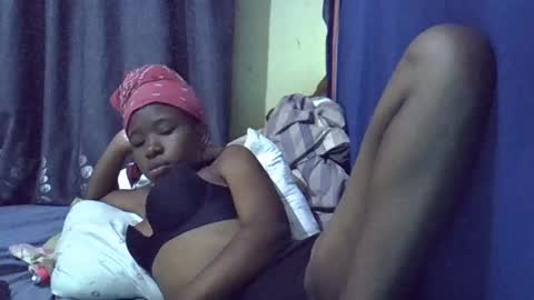 Snapshot of cutebrownie1998 chatting on February 5, 10:12 pm VALLARY online show from February 5, 10:12 pm