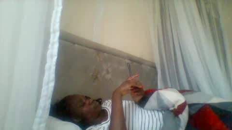 Snapshot of cutebrownie1998 chatting on November 22, 10:36 am VALLARY online show from November 22, 10:36 am