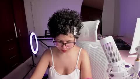 cutebunnybell online show from June 30, 12:44 am