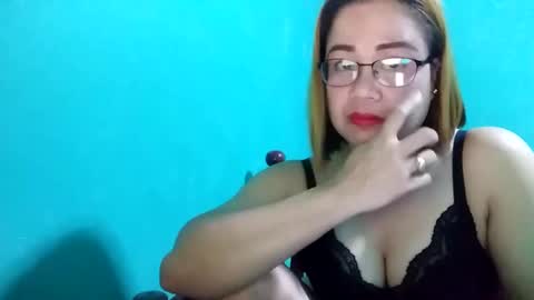 Snapshot of cutechey06 chatting on January 30, 7:48 pm Sky online show from January 30, 7:48 pm