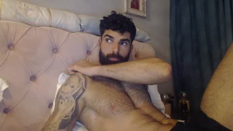 cuteeboy online show from January 25, 3:30 pm