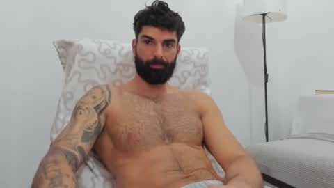cuteeboy online show from February 1, 8:08 am