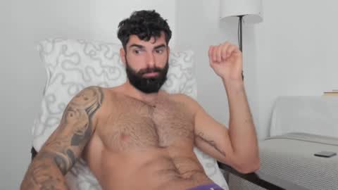cuteeboy online show from February 4, 10:10 am
