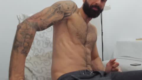 cuteeboy online show from February 4, 10:45 pm