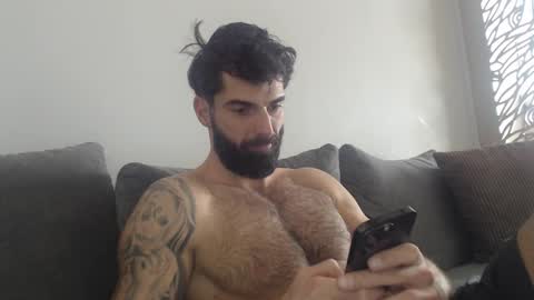 Snapshot of cuteeboy chatting on January 18, 10:19 am cuteeboy online show from January 18, 10:19 am