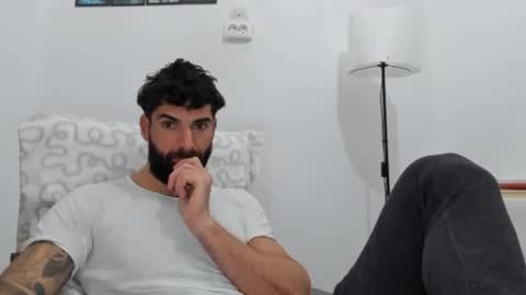 Snapshot of cuteeboy chatting on January 19, 7:01 am cuteeboy online show from January 19, 7:01 am