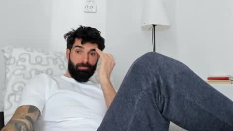 Snapshot of cuteeboy chatting on February 3, 8:08 am cuteeboy online show from February 3, 8:08 am