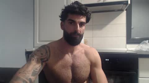 Snapshot of cuteeboy chatting on February 8, 10:35 pm cuteeboy online show from February 8, 10:35 pm