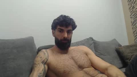 Snapshot of cuteeboy chatting on February 10, 6:45 pm cuteeboy online show from February 10, 6:45 pm