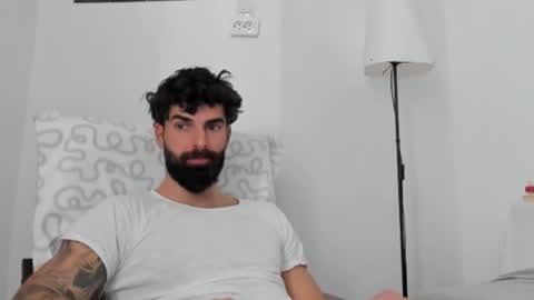 Snapshot of cuteeboy chatting on February 21, 8:59 am cuteeboy online show from February 21, 8:59 am