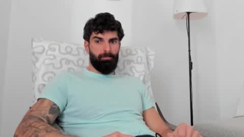 Snapshot of cuteeboy chatting on February 23, 9:28 am cuteeboy online show from February 23, 9:28 am