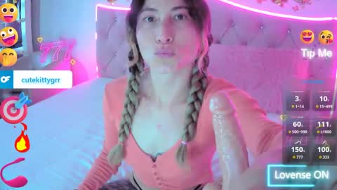 Kitty online show from April 21, 2:23 pm