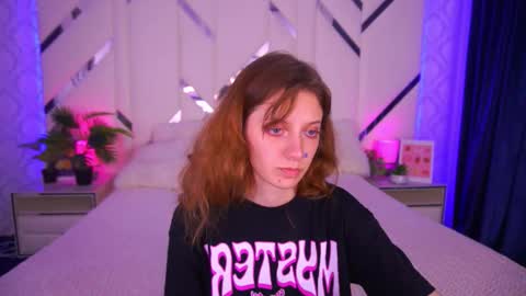 Snapshot of cuteefoxy chatting on November 11, 2:28 pm Foxy online show from November 11, 2:28 pm