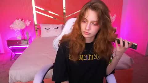 Snapshot of cuteefoxy chatting on November 21, 2:38 pm Foxy online show from November 21, 2:38 pm