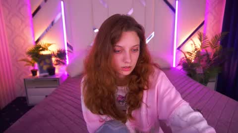 Snapshot of cuteefoxy chatting on November 27, 2:41 pm Foxy online show from November 27, 2:41 pm