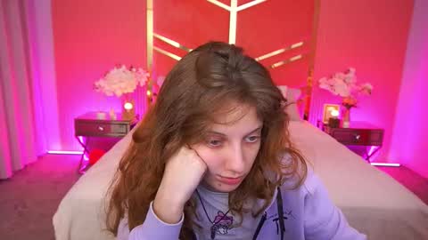 Snapshot of cuteefoxy chatting on December 17, 1:50 pm Foxy online show from December 17, 1:50 pm