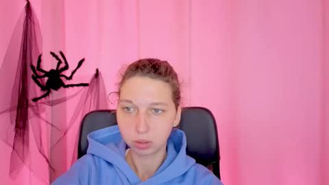 Elli online show from November 11, 11:10 am