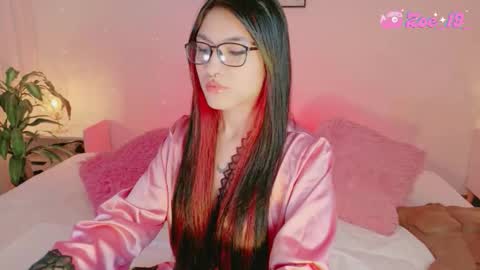 Zoe  online show from February 22, 12:45 am