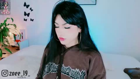 Zoe  online show from July 21, 4:48 am