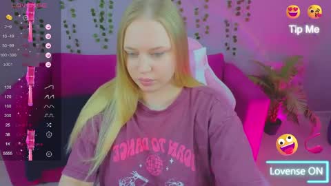Snapshot of cutefever chatting on April 19, 1:05 am Amyy online show from April 19, 1:05 am
