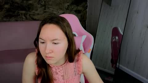 Snapshot of cuteglory chatting on February 5, 1:43 am cuteglory online show from February 5, 1:43 am