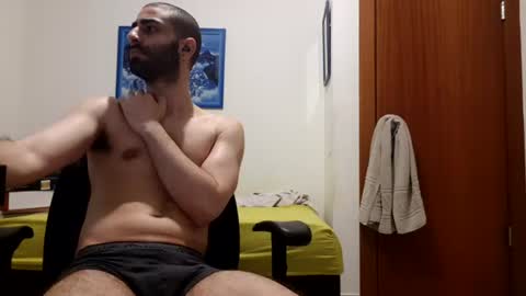 cuteguy52 online show from June 11, 10:08 pm