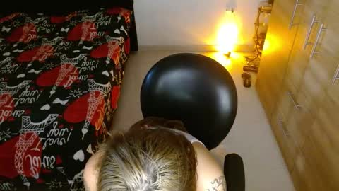 isabella online show from March 12, 3:23 am