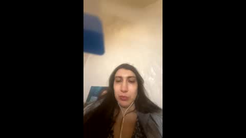 Snapshot of cutekattie chatting on October 8, 8:45 am cutekattie online show from October 8, 8:45 am