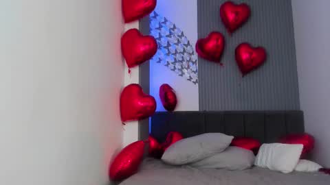 Snapshot of cutemia6 chatting on February 15, 7:51 am Lia please dont forget to thumbs up me online show from February 15, 7:51 am