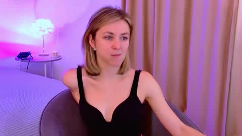 cutemirage online show from November 27, 2:30 pm