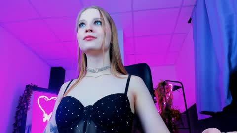 Rina online show from December 5, 9:17 am