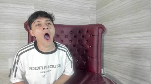 cutenaked_ online show from February 15, 11:19 am