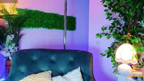 Snapshot of cuteness__girl chatting on September 25, 6:06 am cuteness__girl online show from September 25, 6:06 am