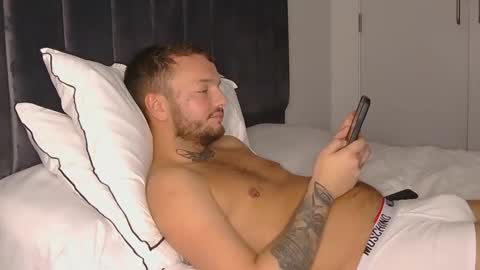 cutescottishlad online show from January 16, 7:51 pm