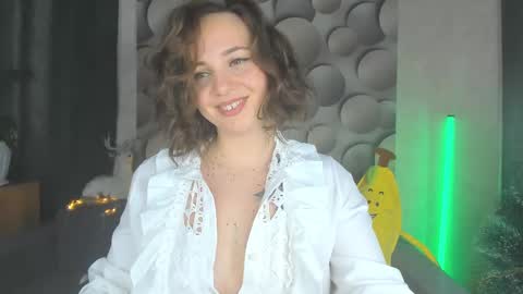 Snapshot of cutesmile_sharon chatting on December 19, 4:45 am cutesmile sharon online show from December 19, 4:45 am