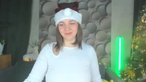 Snapshot of cutesmile_sharon chatting on December 24, 2:21 am cutesmile sharon online show from December 24, 2:21 am
