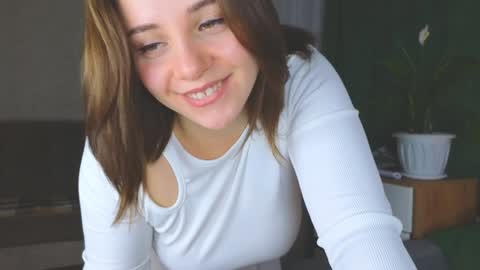 Snapshot of cutesmile_sharon chatting on January 11, 2:09 am cutesmile sharon online show from January 11, 2:09 am