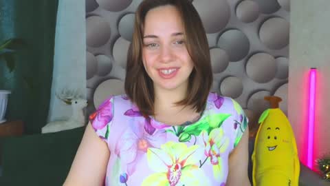 Snapshot of cutesmile_sharon chatting on January 14, 5:19 am cutesmile sharon online show from January 14, 5:19 am