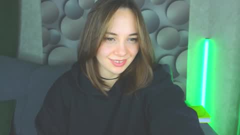 Snapshot of cutesmile_sharon chatting on February 13, 1:40 am cutesmile sharon online show from February 13, 1:40 am