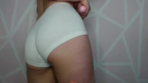 Snapshot of cutesophia11 chatting on February 16, 4:31 am sophia online show from February 16, 4:31 am