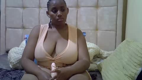 cutestebony1 online show from September 15, 9:37 pm