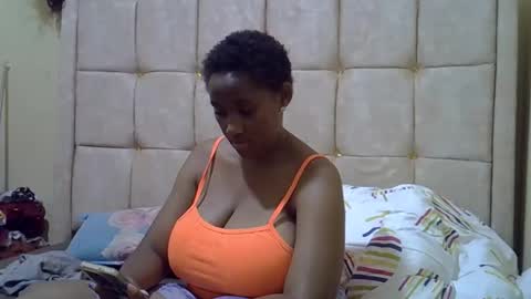 cutestebony1 online show from March 19, 5:44 am