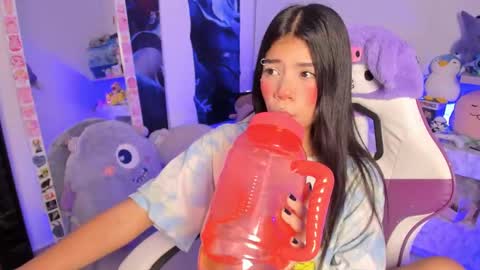  - independent model online show from February 7, 12:20 am