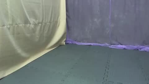 Snapshot of cutetinyasian143_ chatting on October 6, 2:20 am cutetinyasian143_ online show from October 6, 2:20 am