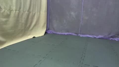 Snapshot of cutetinyasian143_ chatting on November 10, 6:01 am cutetinyasian143_ online show from November 10, 6:01 am