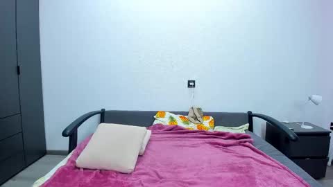 cutettbqwzuyt online show from January 9, 12:30 pm