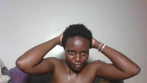 cutey_lunar online show from October 12, 7:46 pm