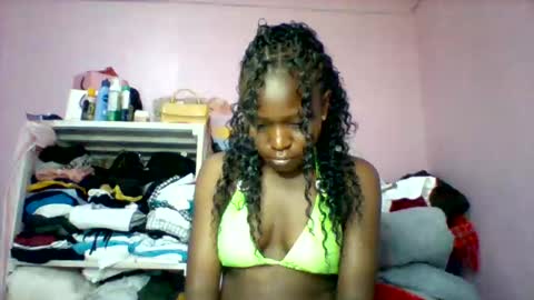 Snapshot of cutezola chatting on September 9, 6:46 am cutezola online show from September 9, 6:46 am