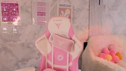 HelloMy name Eva online show from May 5, 4:20 am