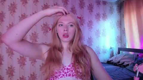 Snapshot of cutie_bambi_ chatting on July 16, 12:11 pm Bambi online show from July 16, 12:11 pm